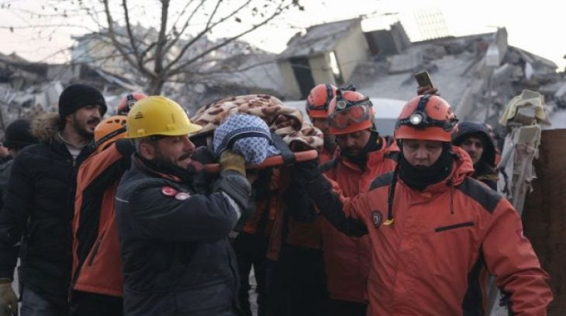إيكونوميست: زلزال تركيا وسوريا قد يقلب السياسة رأسا على عقب وأردوغان يواجه انتخابات صعبة